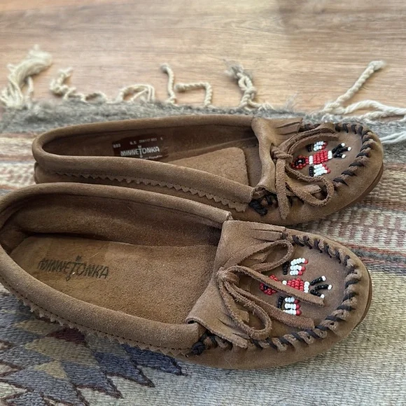 Women’s minnitonka moccasins size 6.5 - Picture 5 of 5